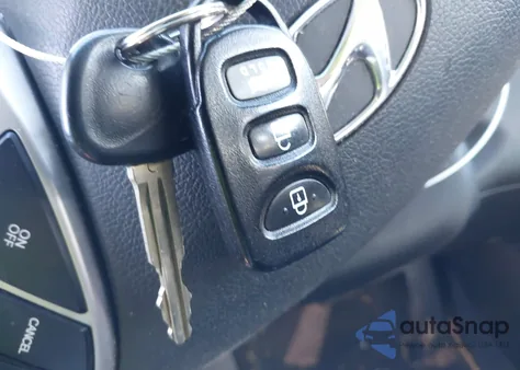 2012 Hyundai Elantra Limited из США, поврежденный, VIN 5NPDH4AE0CH096733